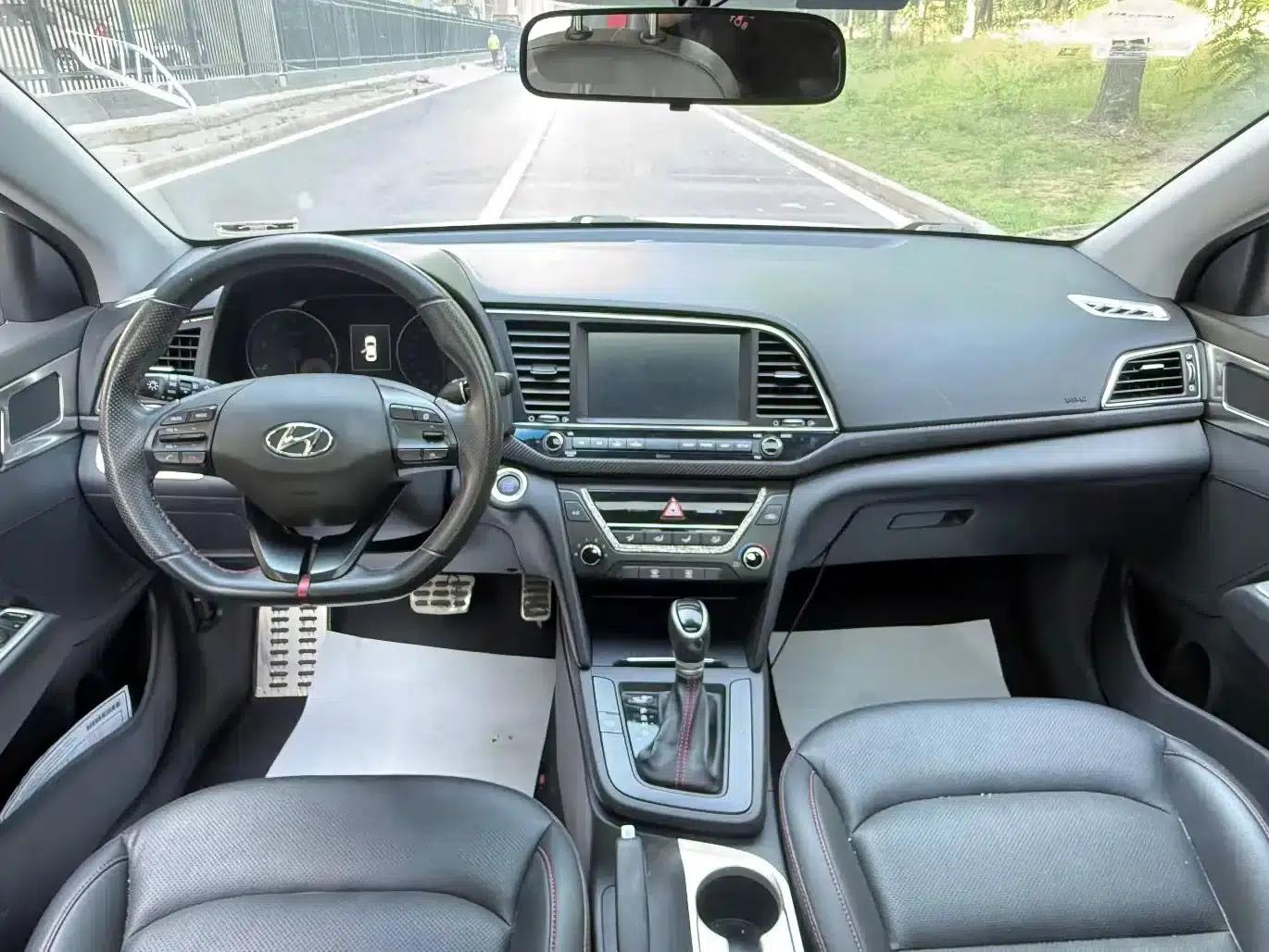 Hyundai Elantra 2016 1.4T Dual-Clutch Dynamic Elite Edition — миниатюра 7