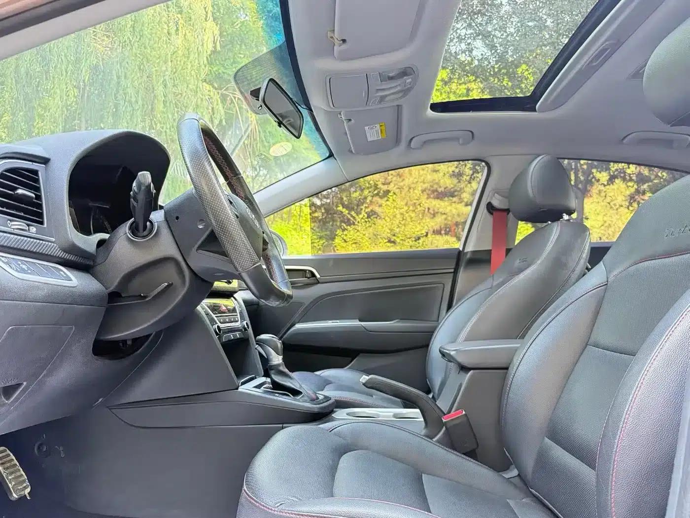 Hyundai Elantra 2016 1.4T Dual-Clutch Dynamic Elite Edition — миниатюра 8