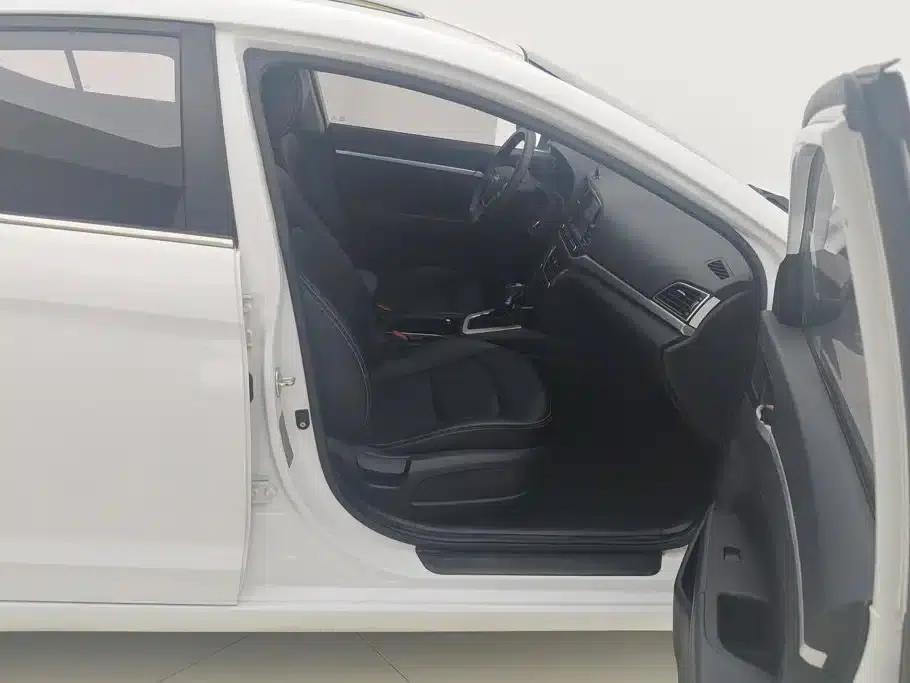 Hyundai Elantra 2016 1.6L Automatic Smart Elite Edition — миниатюра 8