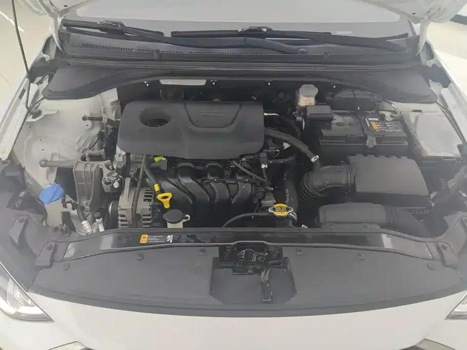 Hyundai Elantra 2016 1.6L Automatic Smart Elite Edition — миниатюра 10