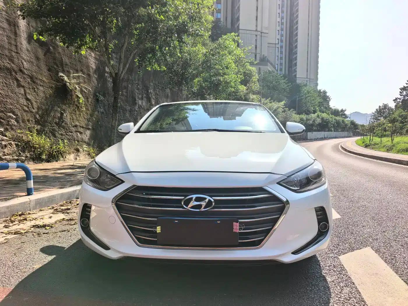 Hyundai Elantra 2018 1.4T Dual-Clutch Dynamic & Vitality Edition — миниатюра 2