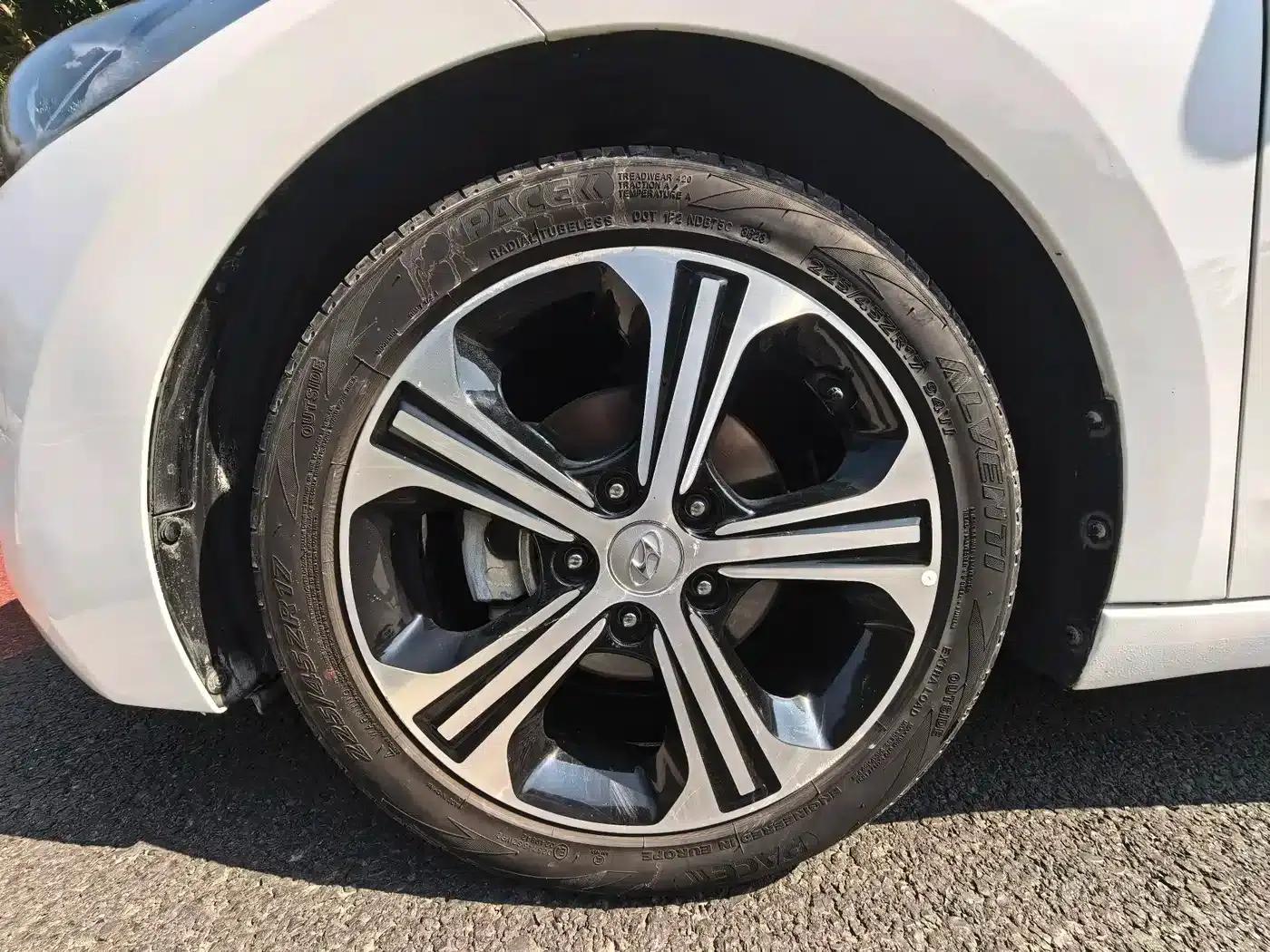 Hyundai Elantra 2018 1.4T Dual-Clutch Dynamic & Vitality Edition — миниатюра 15