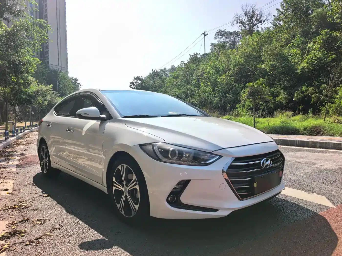 Hyundai Elantra 2018 1.4T Dual-Clutch Dynamic & Vitality Edition — миниатюра 3