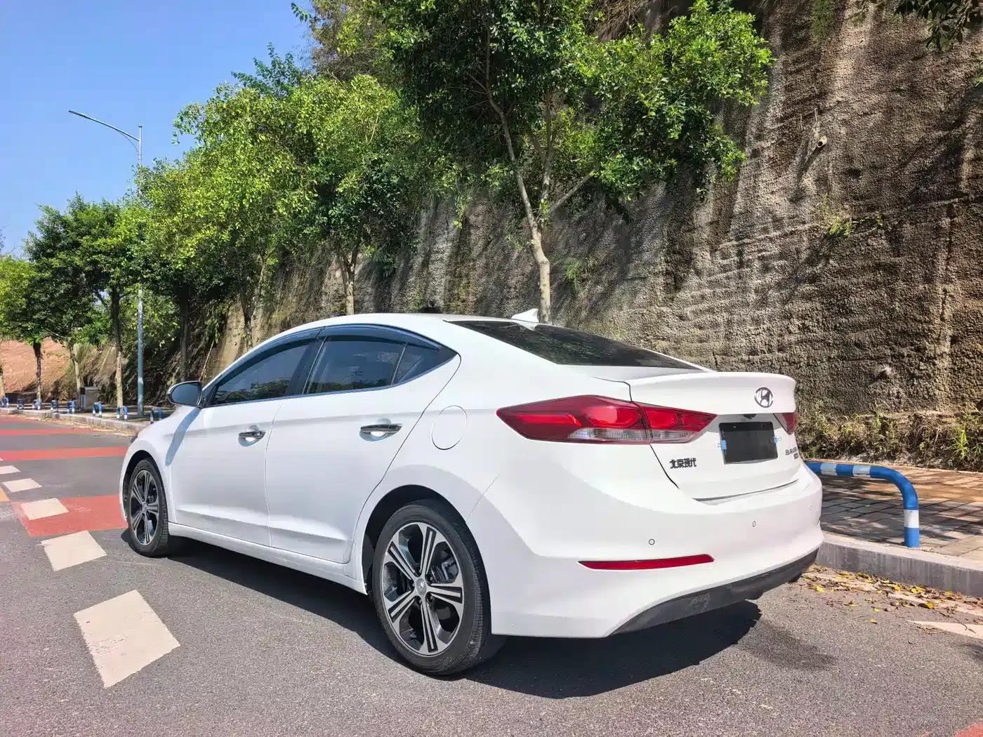 Hyundai Elantra 2018 1.4T Dual-Clutch Dynamic & Vitality Edition — миниатюра 5