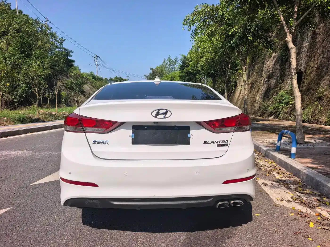 Hyundai Elantra 2018 1.4T Dual-Clutch Dynamic & Vitality Edition — миниатюра 6