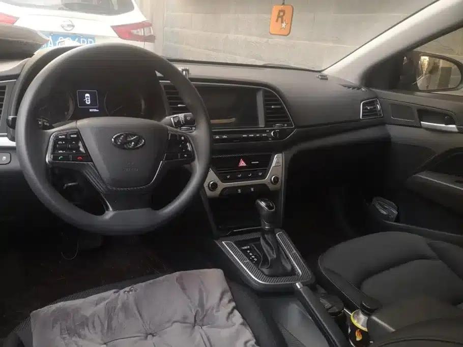 Hyundai Elantra 2016 1.6L Automatic Smart Elite Edition — миниатюра 12
