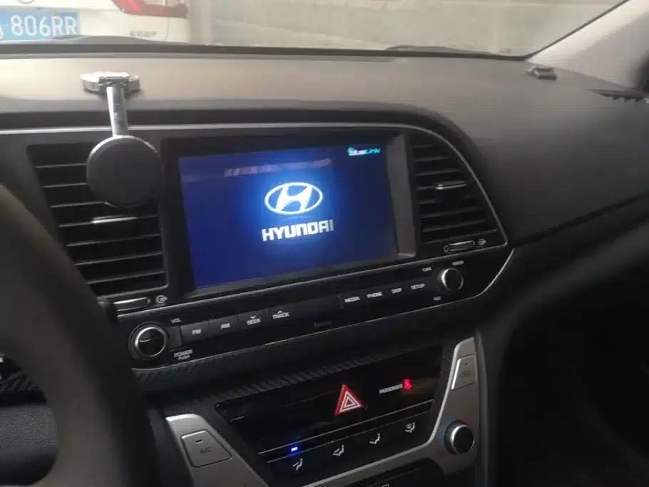 Hyundai Elantra 2016 1.6L Automatic Smart Elite Edition — миниатюра 13