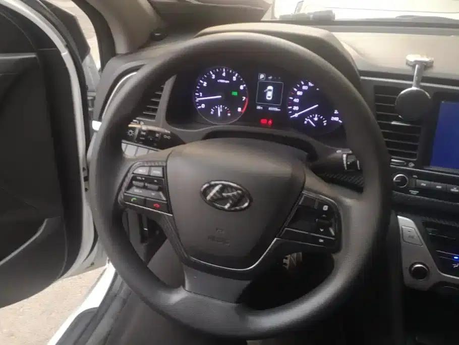 Hyundai Elantra 2016 1.6L Automatic Smart Elite Edition — миниатюра 15