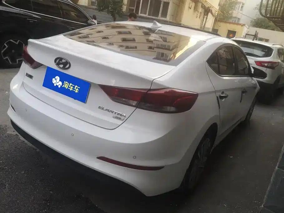Hyundai Elantra 2016 1.6L Automatic Smart Elite Edition — миниатюра 3