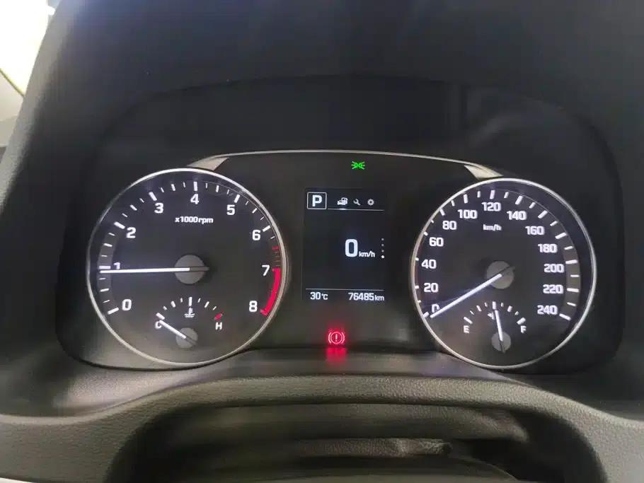 Hyundai Elantra 2016 1.6L Automatic Smart Elite Edition — миниатюра 14