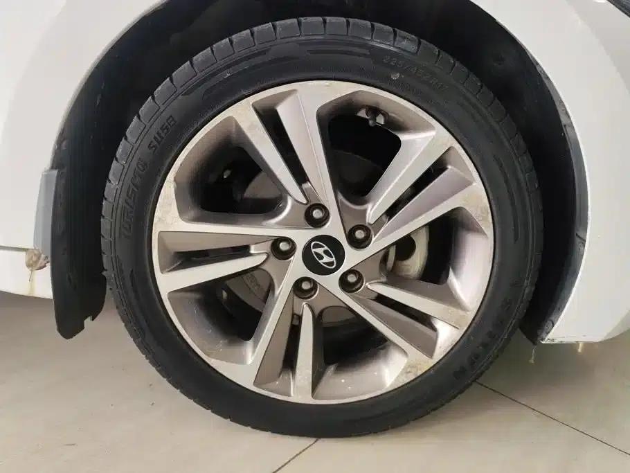 Hyundai Elantra 2016 1.6L Automatic Smart Elite Edition — миниатюра 6