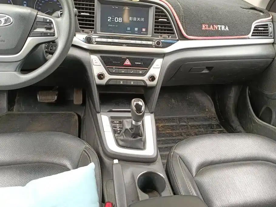 Hyundai Elantra 2016 1.6L Automatic Smart Elite Edition — миниатюра 15