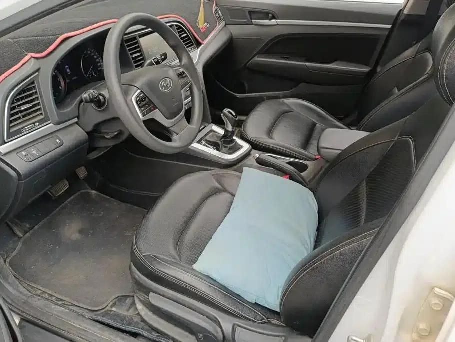 Hyundai Elantra 2016 1.6L Automatic Smart Elite Edition — миниатюра 9