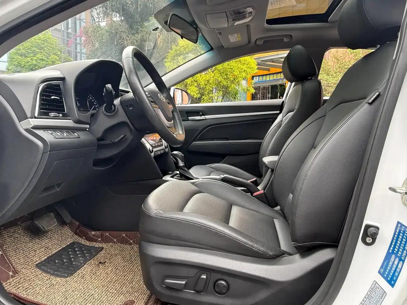 Hyundai Elantra 2016 1.6L Automatic Smart Luxury Edition — миниатюра 12