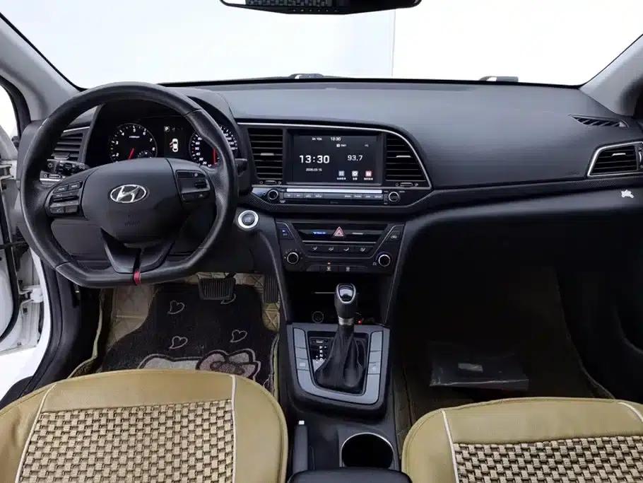 Hyundai Elantra 2018 1.4T Dual-Clutch Dynamic & Vitality Edition — миниатюра 12