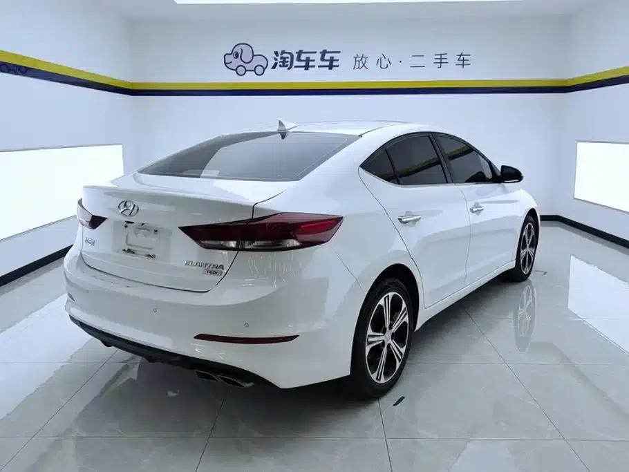 Hyundai Elantra 2018 1.4T Dual-Clutch Dynamic & Vitality Edition — миниатюра 3
