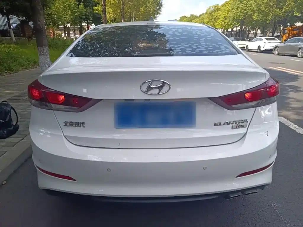Hyundai Elantra 2018 1.4T Dual-Clutch Dynamic & Vitality Edition — миниатюра 6