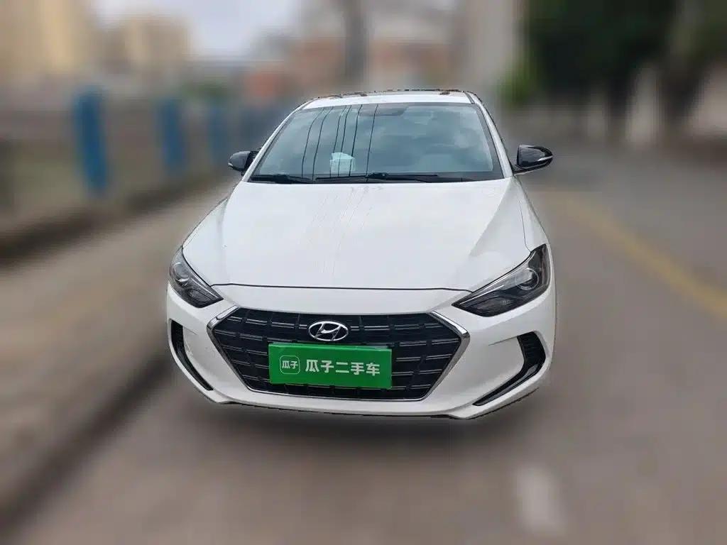 Hyundai Elantra 2020 1.5L CVT Smart Elite Edition — миниатюра 24
