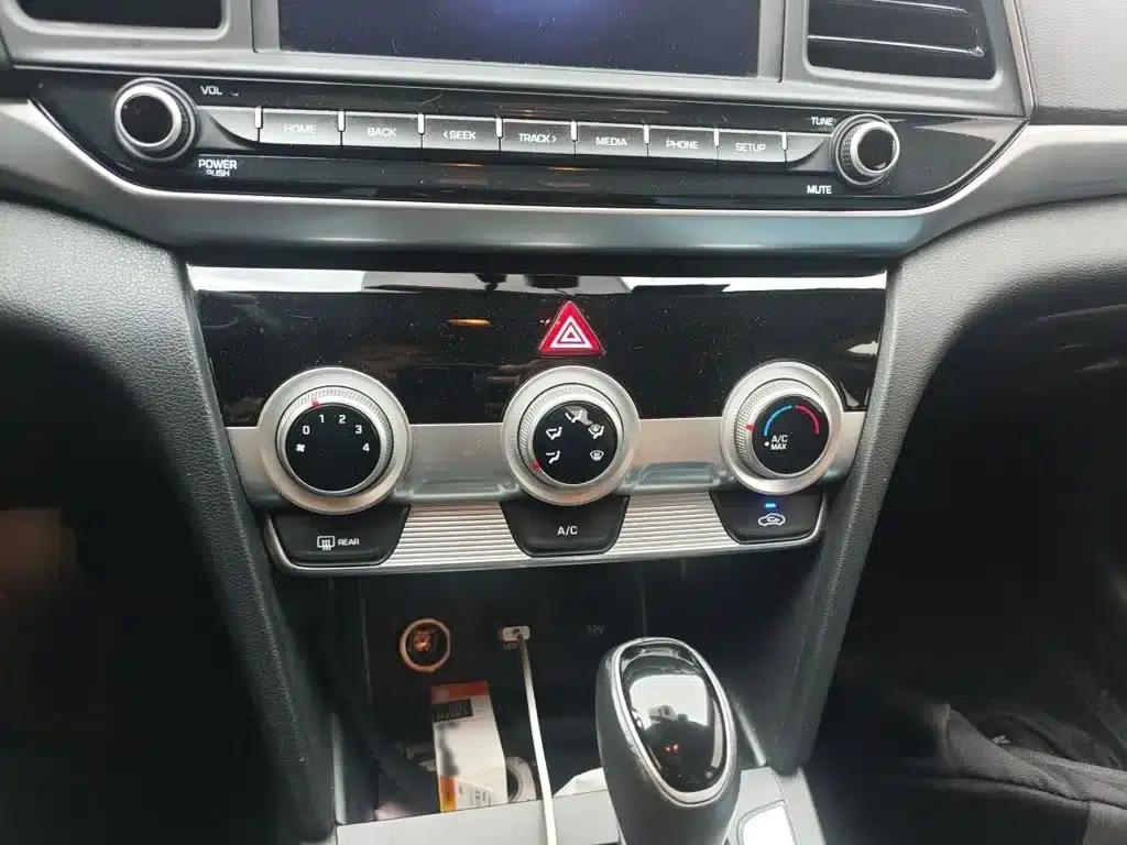 Hyundai Elantra 2020 1.5L CVT Smart Elite Edition — миниатюра 6