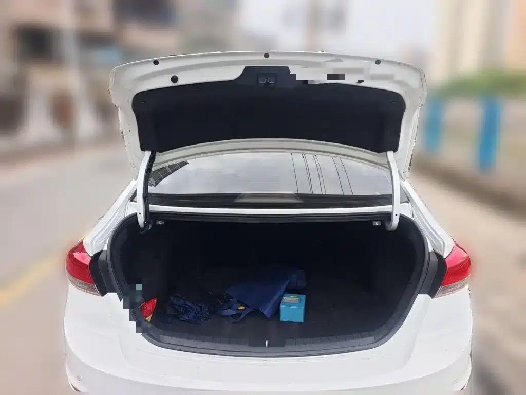 Hyundai Elantra 2020 1.5L CVT Smart Elite Edition — миниатюра 10