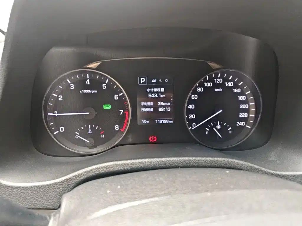 Hyundai Elantra 2016 1.6L Automatic Smart Elite Edition — миниатюра 12
