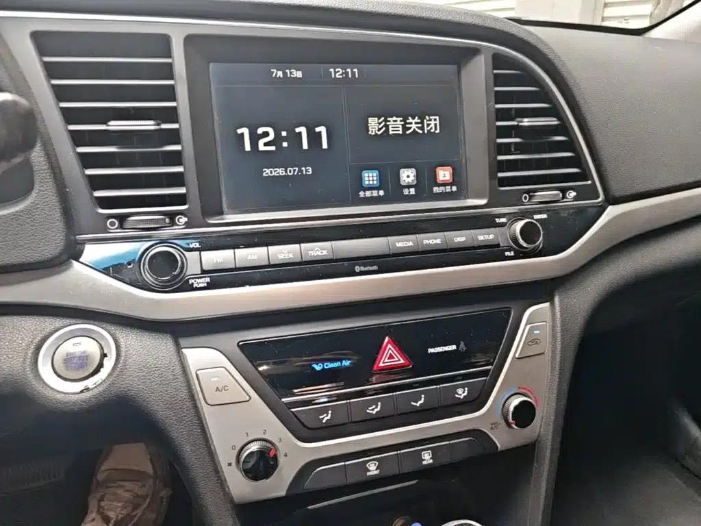 Hyundai Elantra 2016 1.6L Automatic Smart Elite Edition — миниатюра 13