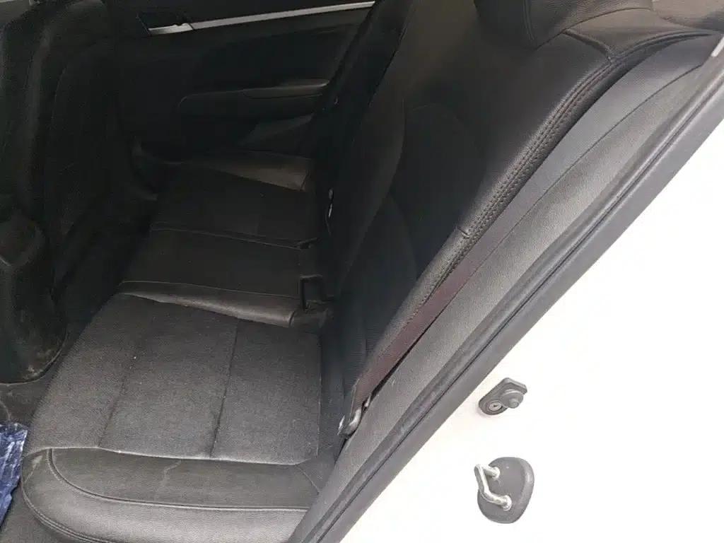 Hyundai Elantra 2016 1.6L Automatic Smart Elite Edition — миниатюра 17