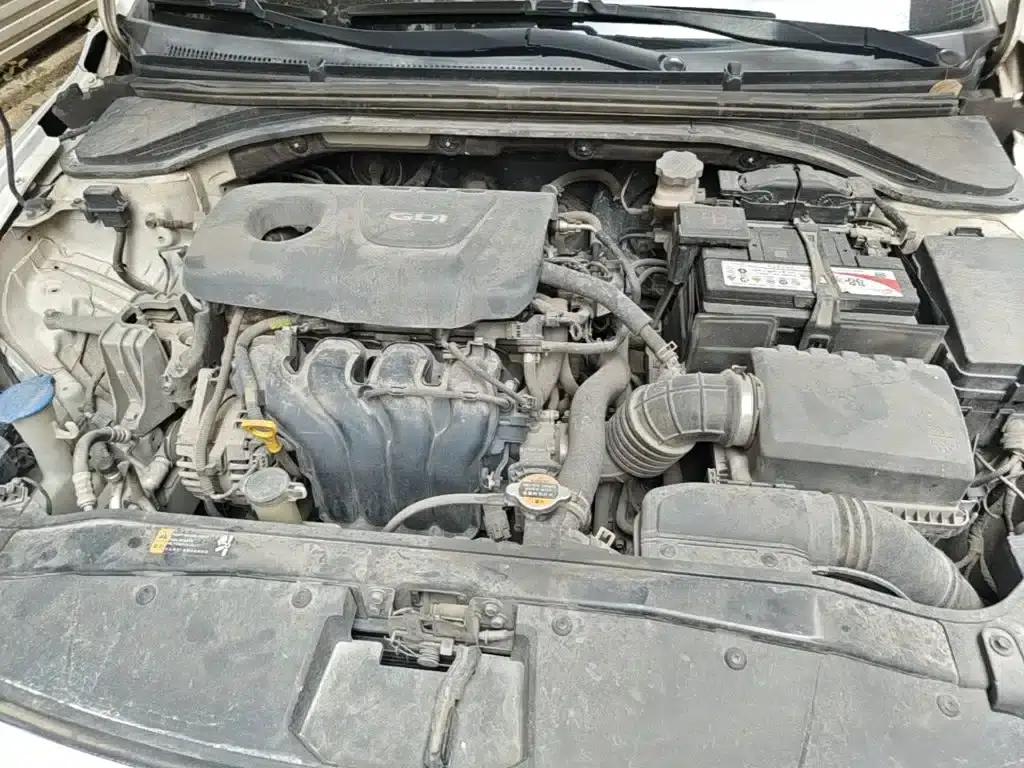 Hyundai Elantra 2016 1.6L Automatic Smart Elite Edition — миниатюра 20
