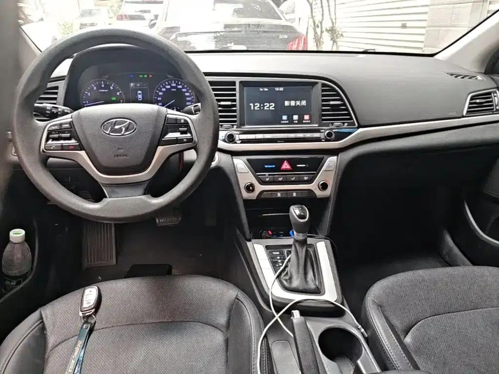 Hyundai Elantra 2016 1.6L Automatic Smart Elite Edition — миниатюра 10