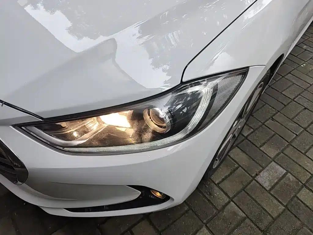 Hyundai Elantra 2016 1.6L Automatic Smart Elite Edition — миниатюра 24