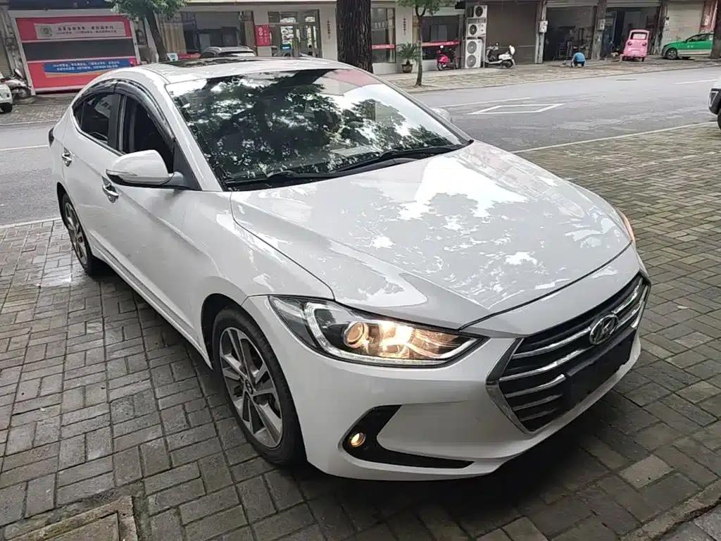 Hyundai Elantra 2016 1.6L Automatic Smart Elite Edition — миниатюра 4