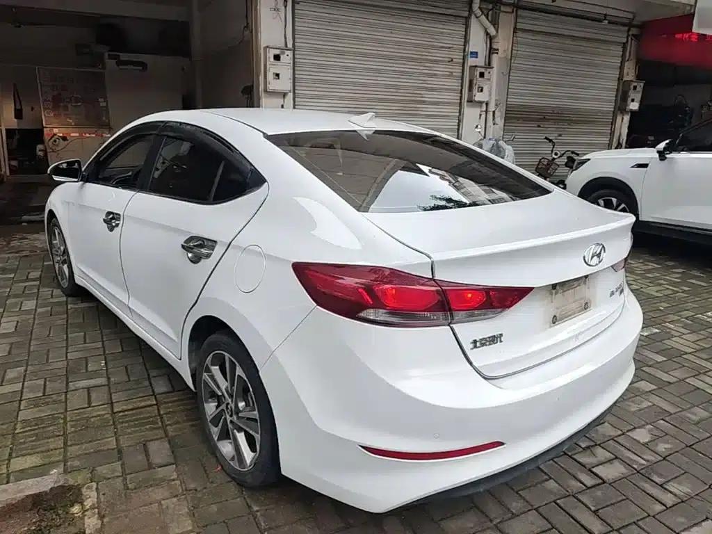 Hyundai Elantra 2016 1.6L Automatic Smart Elite Edition — миниатюра 5