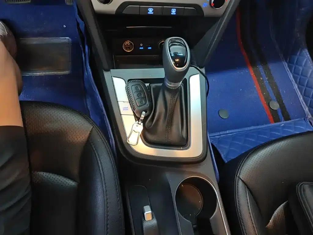 Hyundai Elantra 2016 1.6L Automatic Smart Elite Edition — миниатюра 14