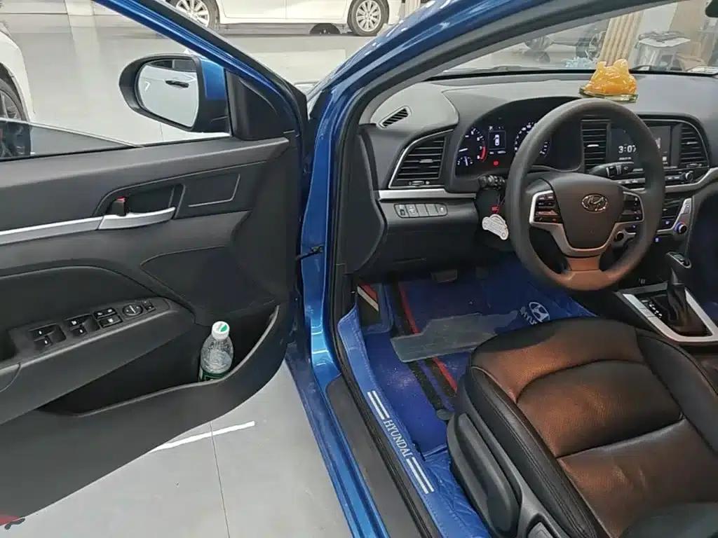 Hyundai Elantra 2016 1.6L Automatic Smart Elite Edition — миниатюра 16