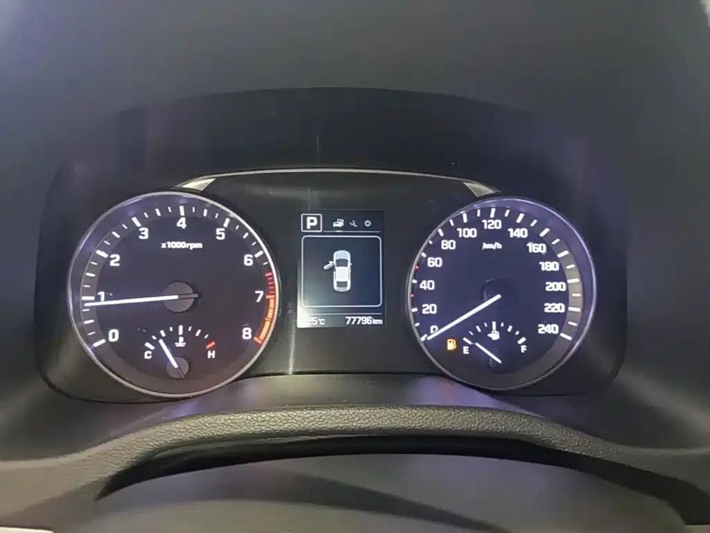 Hyundai Elantra 2016 1.6L Automatic Smart Elite Edition — миниатюра 12