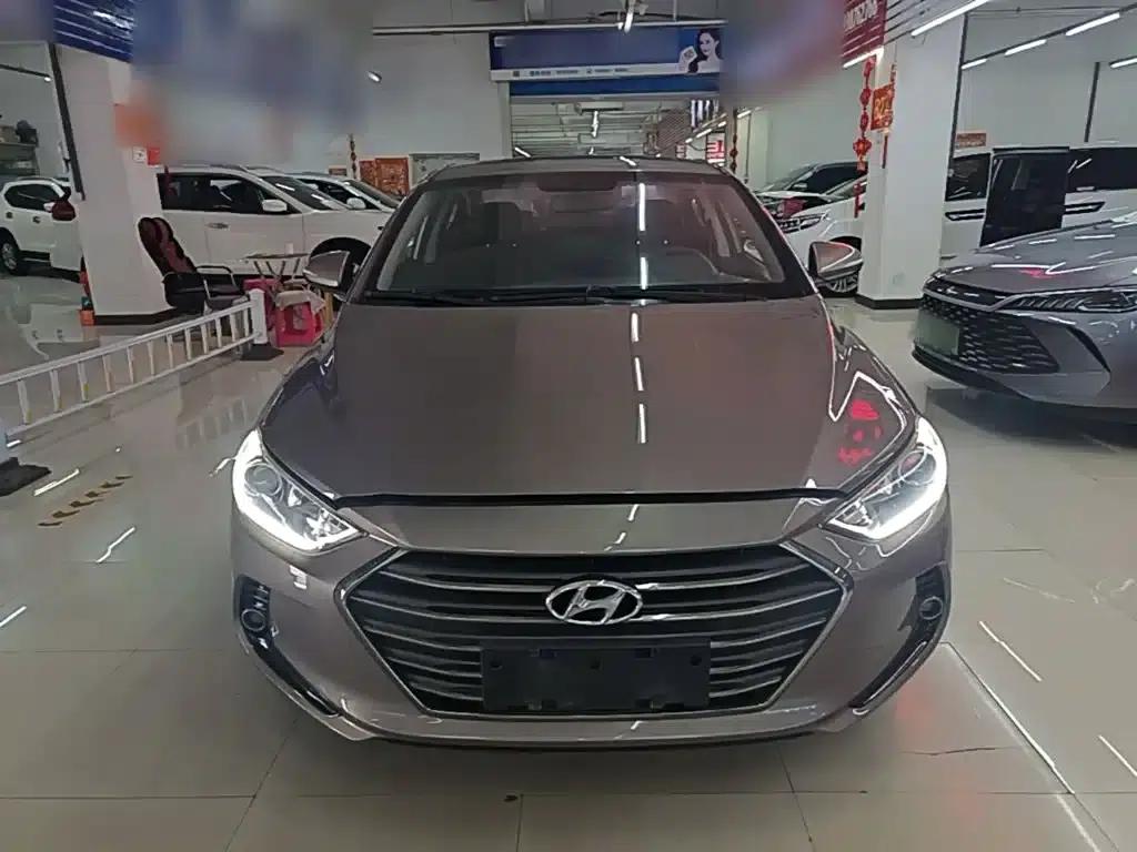 Hyundai Elantra 2016 1.6L Automatic Smart Elite Edition — миниатюра 3