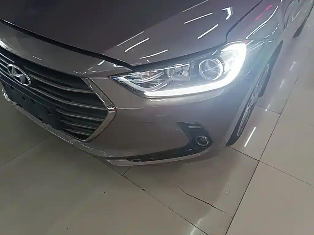 Hyundai Elantra 2016 1.6L Automatic Smart Elite Edition — миниатюра 24
