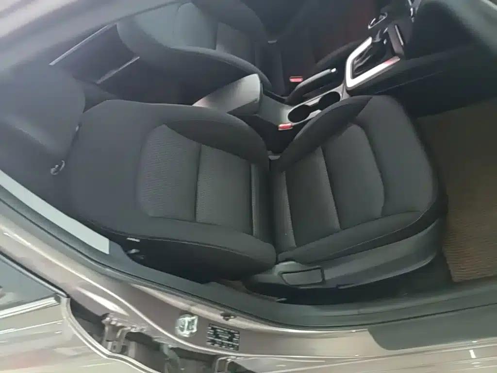 Hyundai Elantra 2016 1.6L Automatic Smart Elite Edition — миниатюра 25