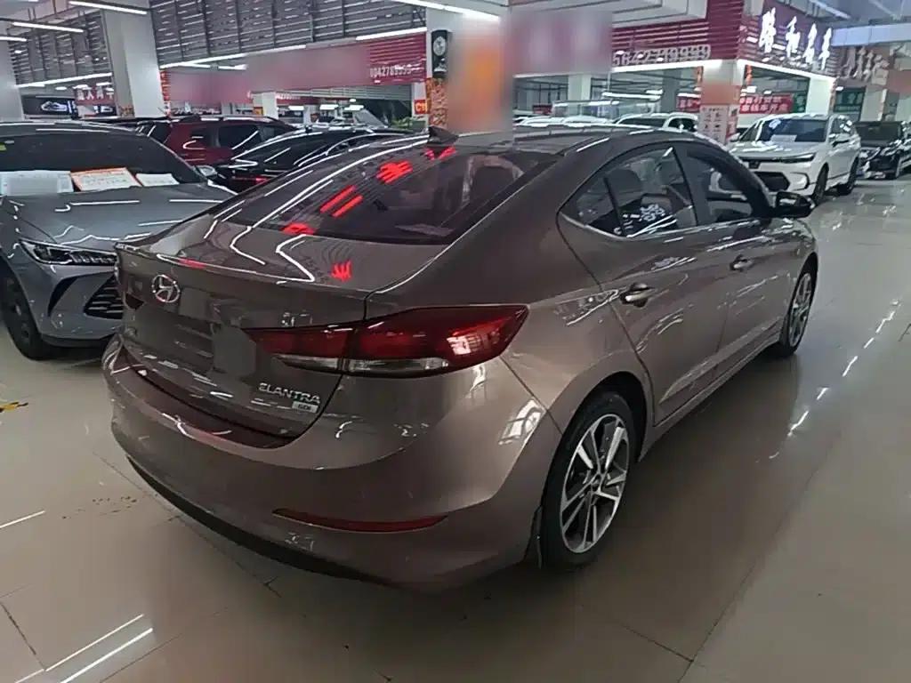 Hyundai Elantra 2016 1.6L Automatic Smart Elite Edition — миниатюра 7