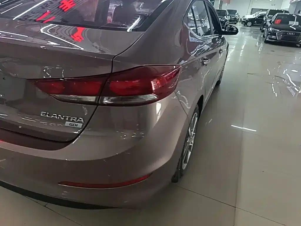 Hyundai Elantra 2016 1.6L Automatic Smart Elite Edition — миниатюра 8