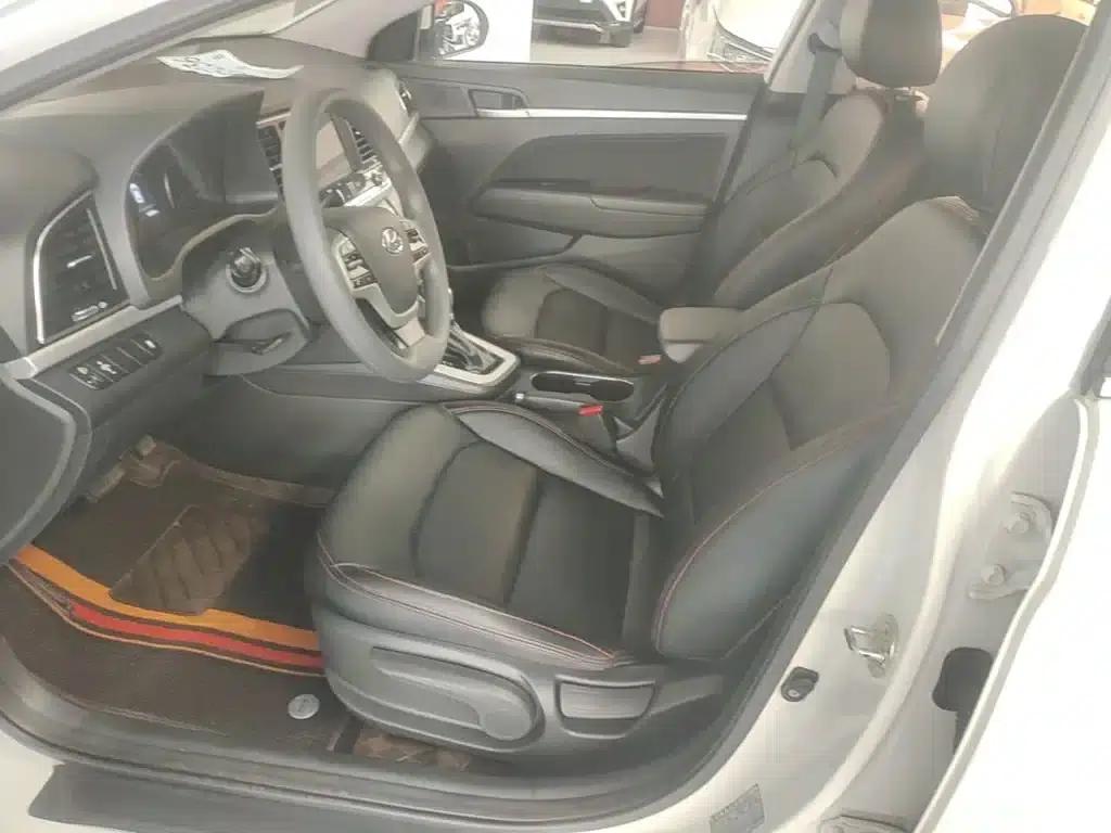 Hyundai Elantra 2016 1.6L Automatic Smart Elite Edition — миниатюра 15