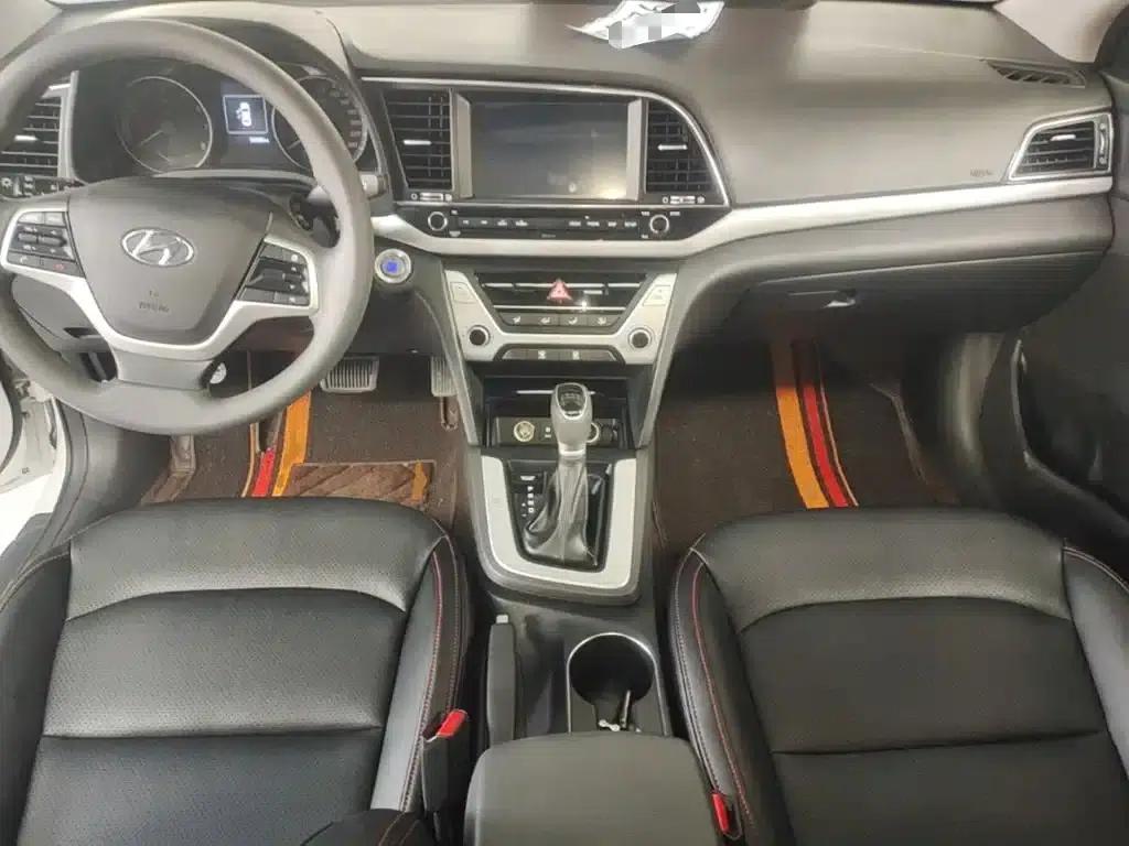 Hyundai Elantra 2016 1.6L Automatic Smart Elite Edition — миниатюра 10