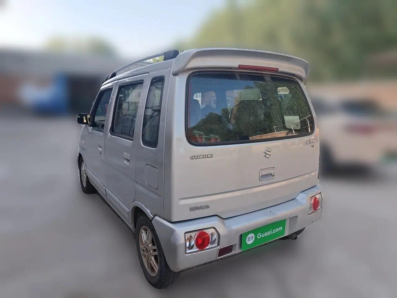 Suzuki Wagon R 2015 1.4L Manual All-Around Upgrade Version — миниатюра 4