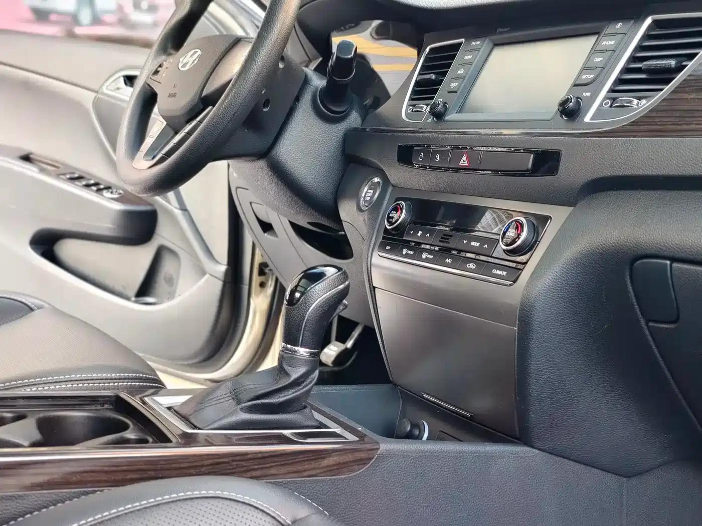 Hyundai Mistra 2016 1.6T Automatic Intelligent GLS — миниатюра 15