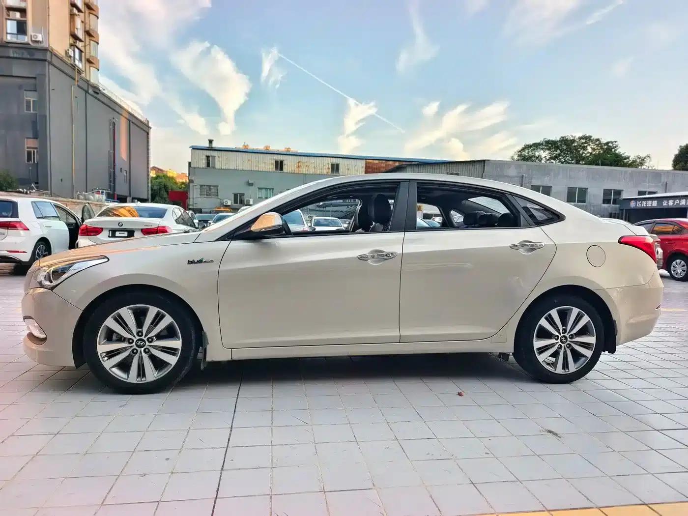 Hyundai Mistra 2016 1.6T Automatic Intelligent GLS — миниатюра 4
