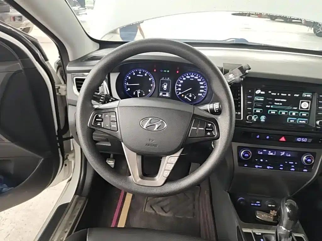 2014 Mistra 1.8L Automatic Intelligent GLS — миниатюра 11