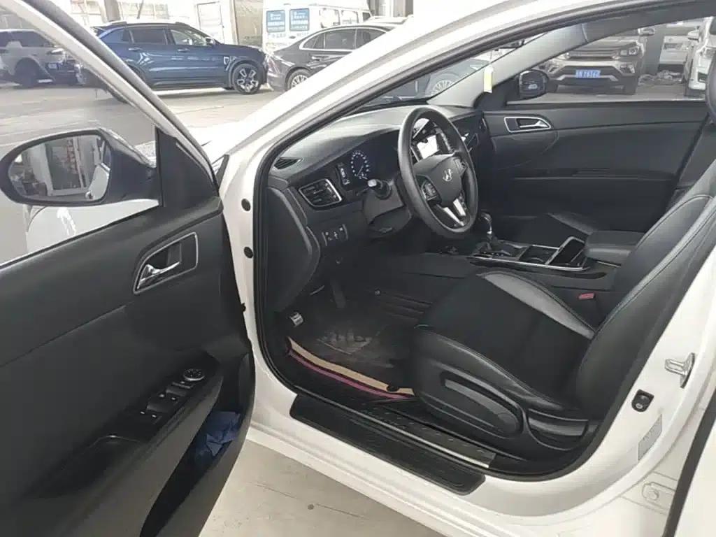 2014 Mistra 1.8L Automatic Intelligent GLS — миниатюра 16