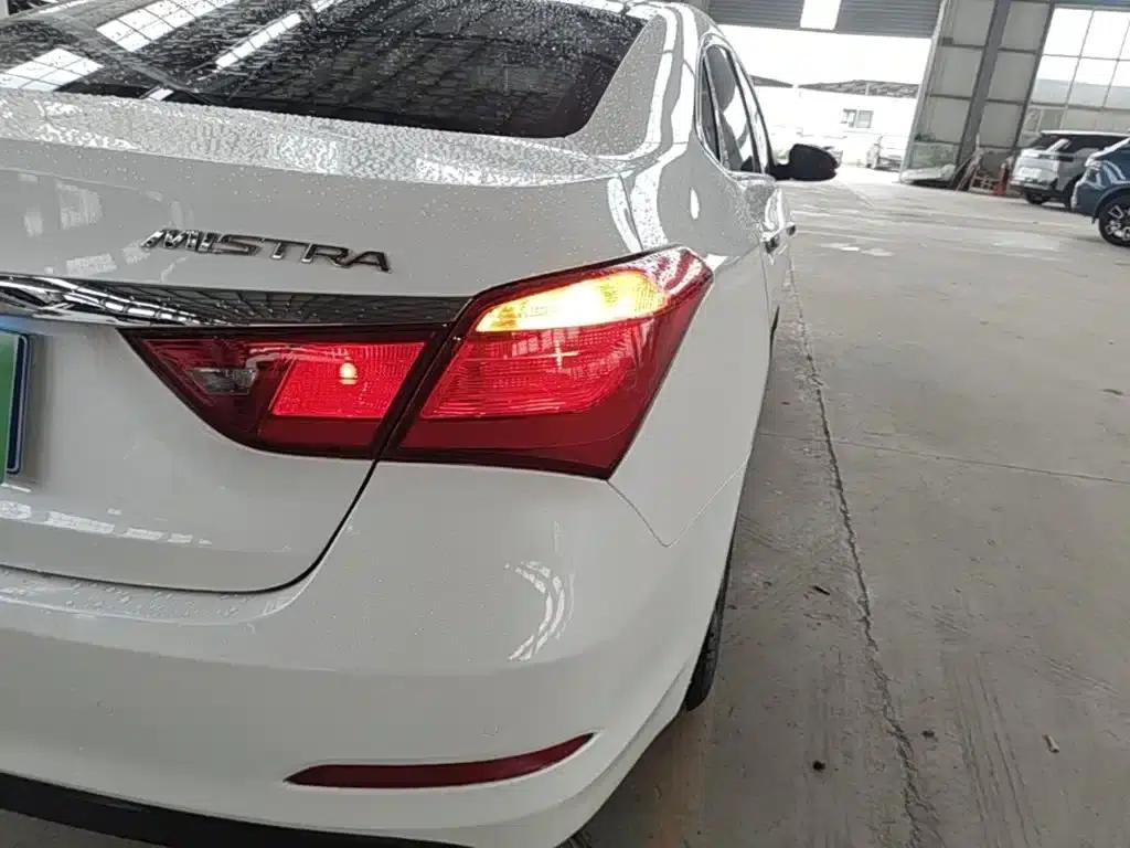 2014 Mistra 1.8L Automatic Intelligent GLS — миниатюра 8