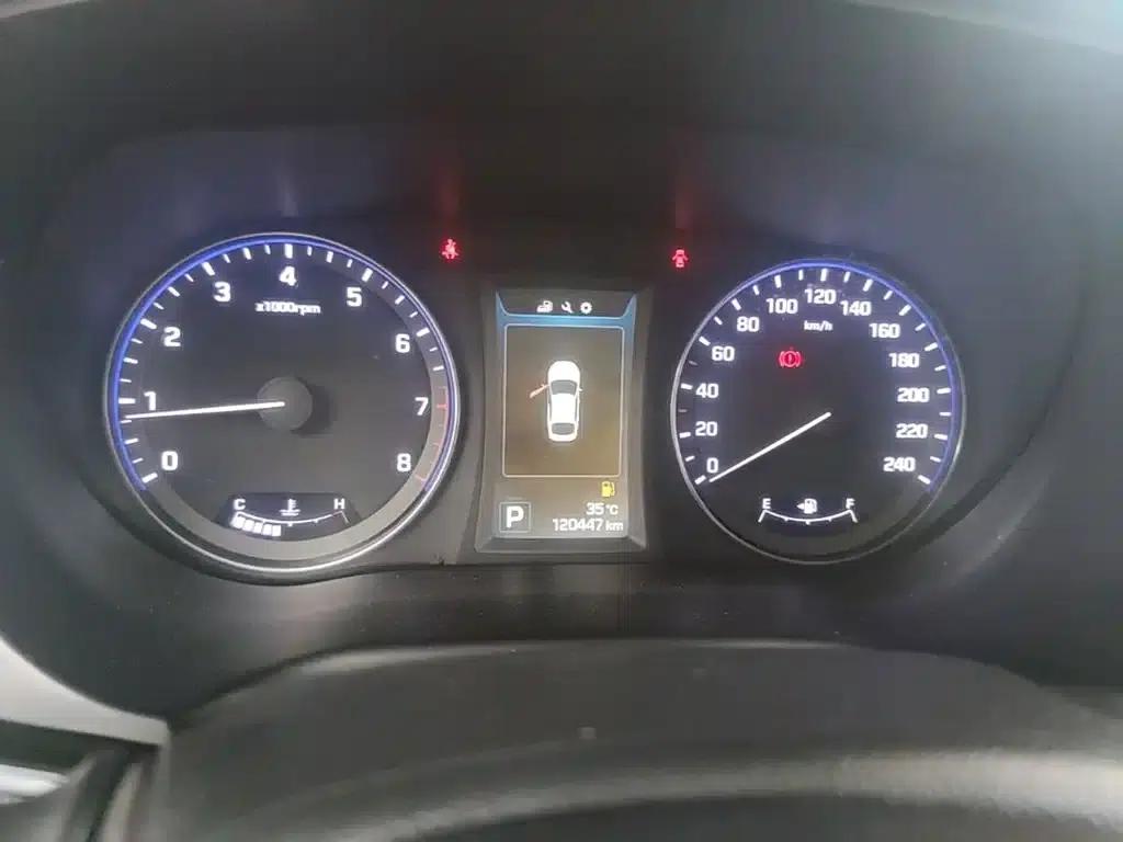 2014 Mistra 1.8L Automatic Premium DLX — миниатюра 12