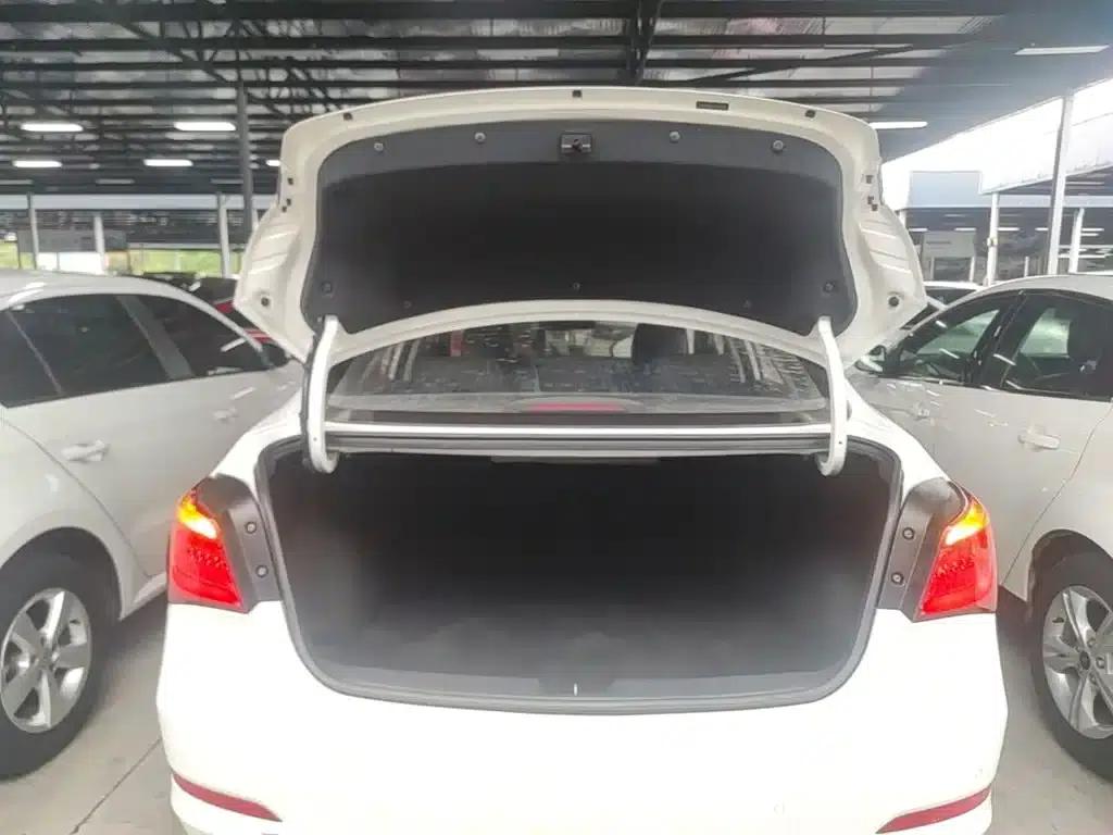 2014 Mistra 1.8L Automatic Premium DLX — миниатюра 19